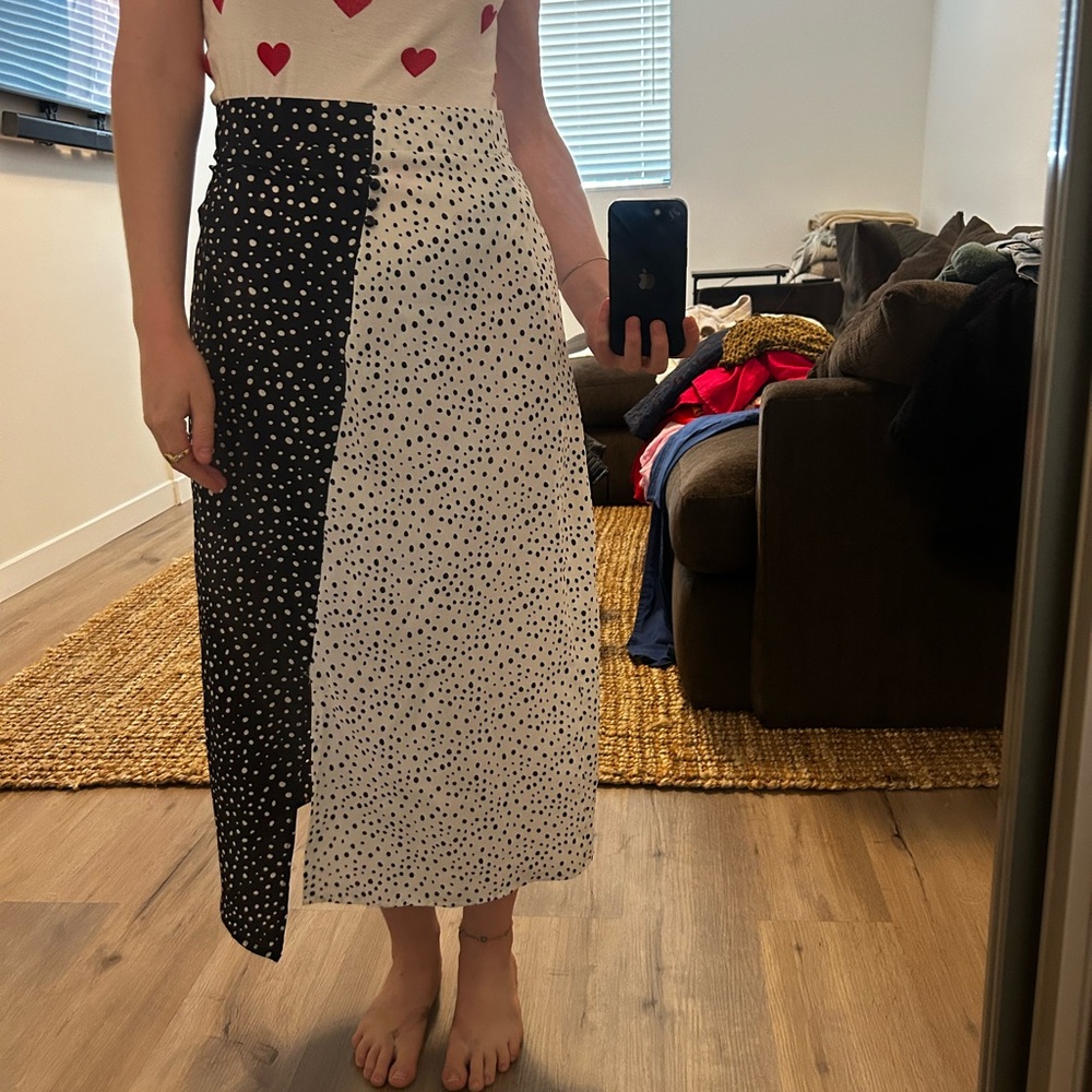 Polka dot black and white skirt